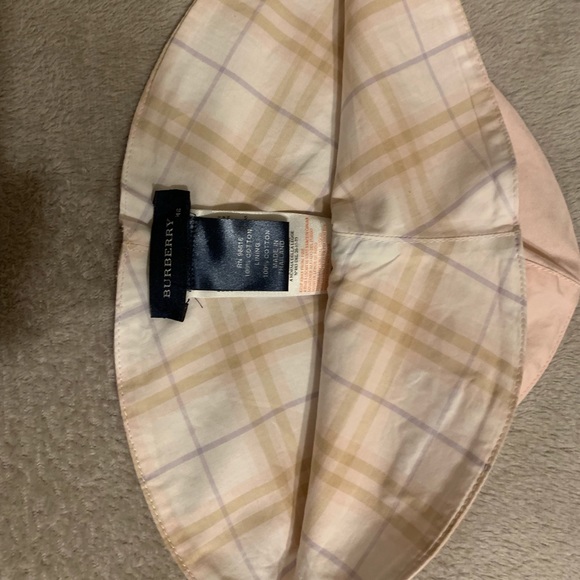 BURBERRY HAT - Picture 3 of 3